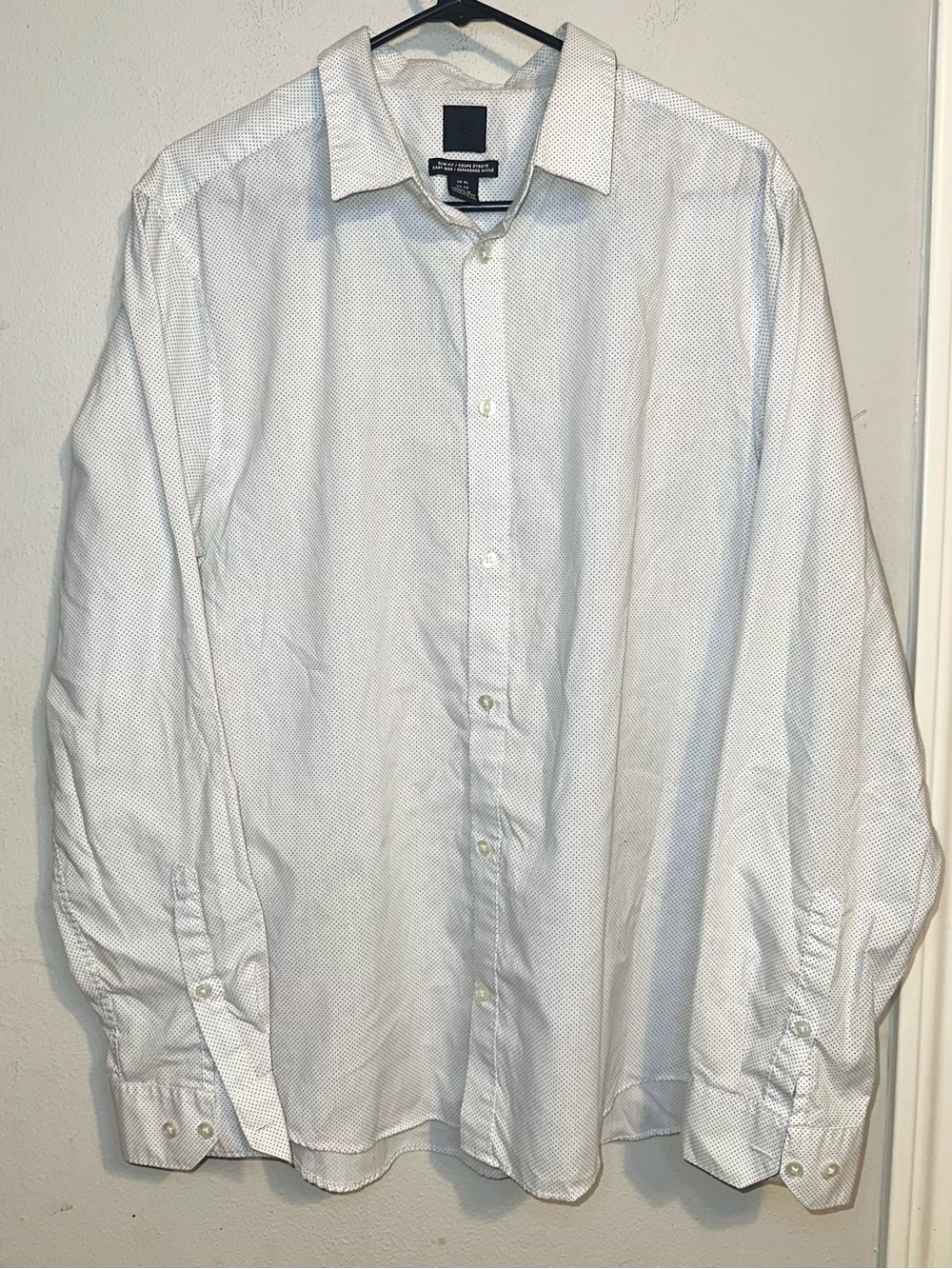 H&M White and Black Micro Pattern Button Down Shirt